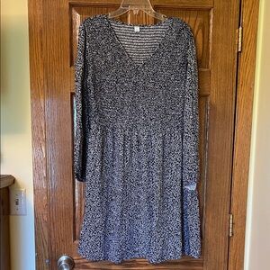 Winter sale 3 for 10 ❄️ Old Navy Blue and White Long Sleeve Dress